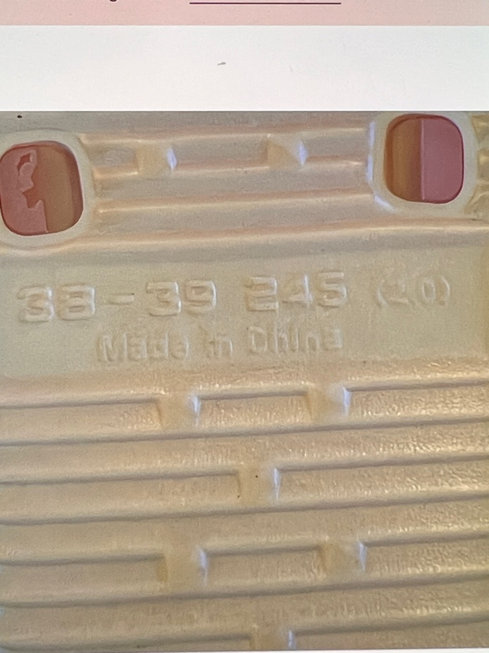 Pink white checked Slides - Picture 3 of 3